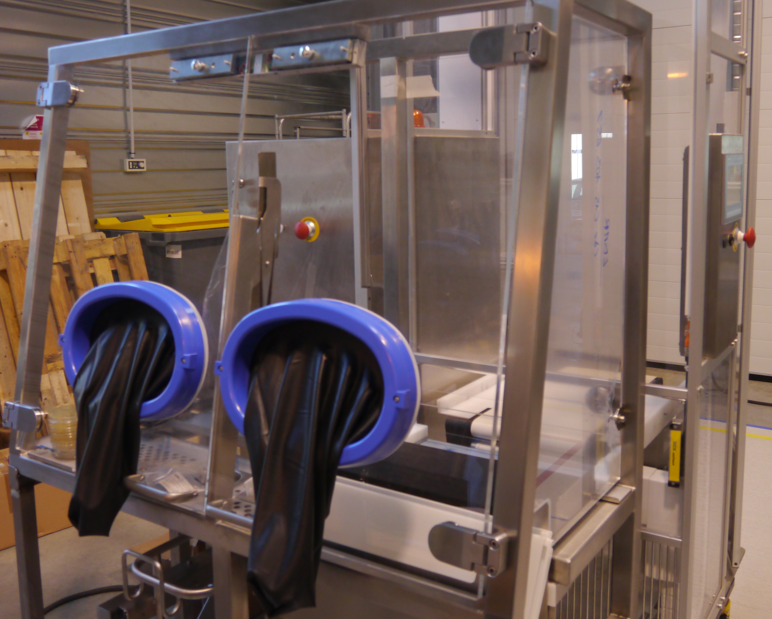 Intégration machines spéciale et outillage sur mesure pour l'industrie -Boite à gants - Pharmacie